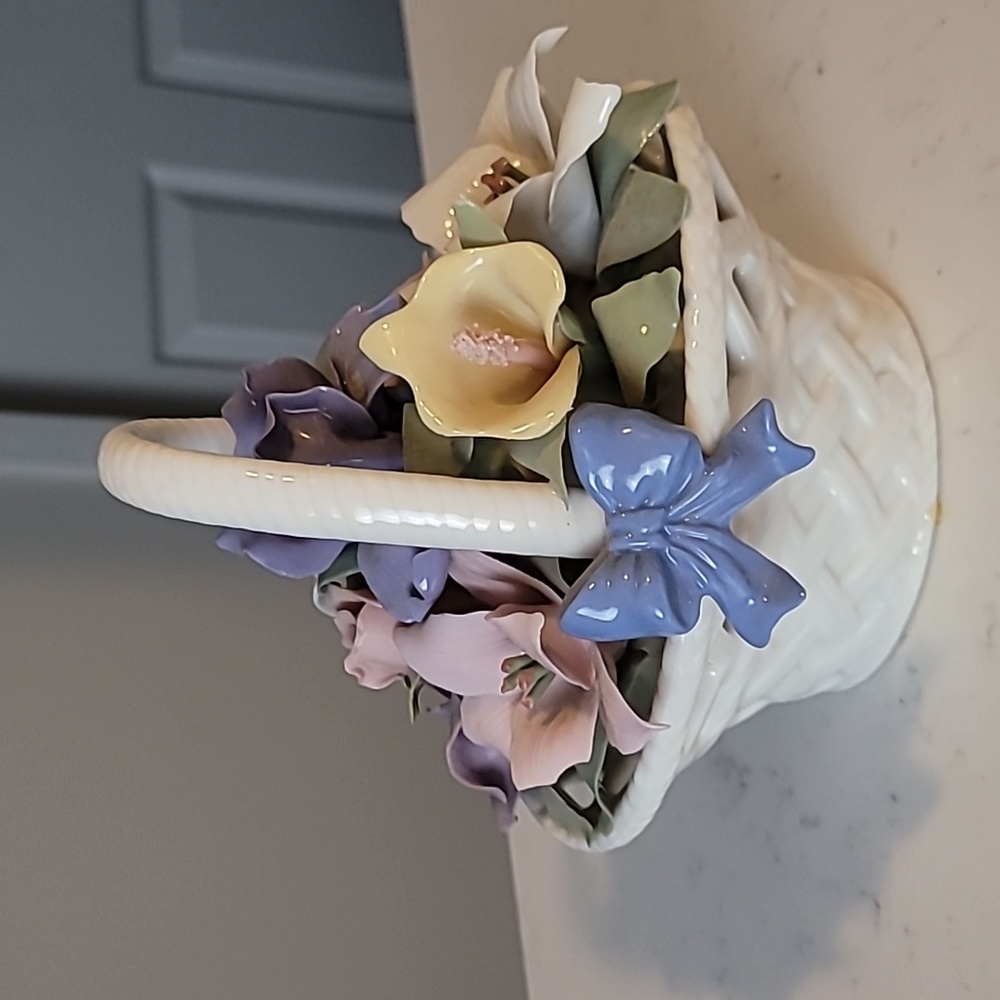 The San Francisco music box Co. Fur Elise Melody floral basket